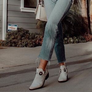 Chinese laundry bootie